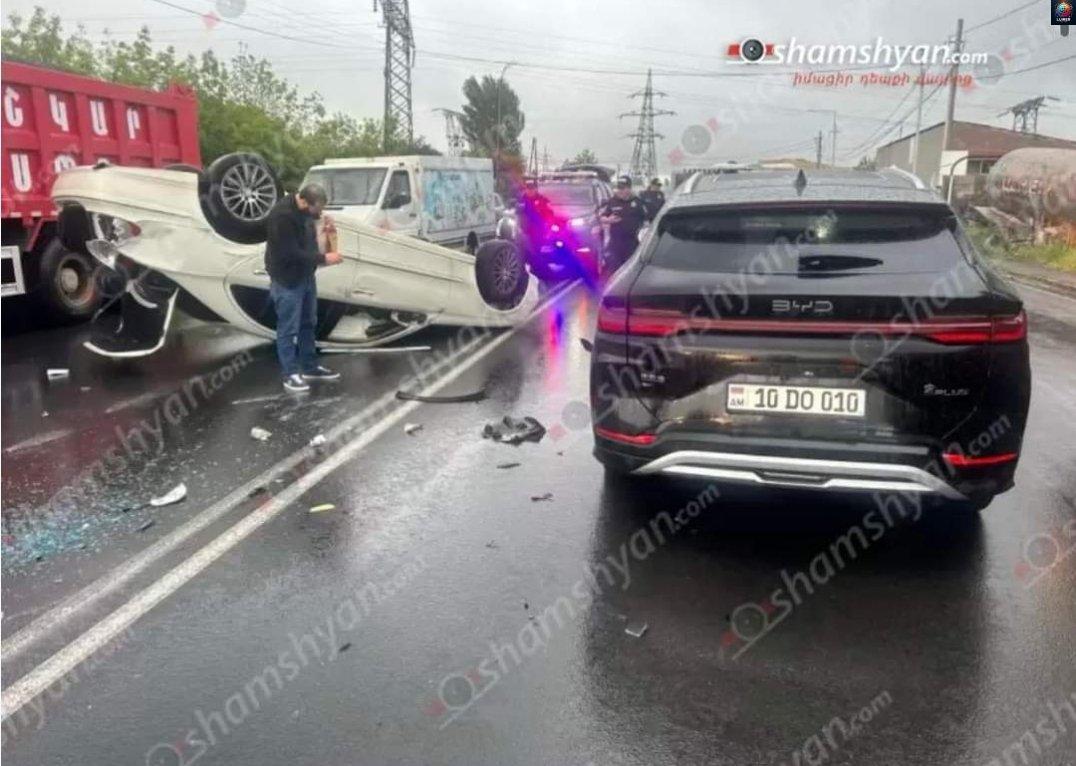 ՖՈՏՈՆԵՐ. «BYD»-ը, «Mitsubishi Grandis»-ը, ՎԱԶ 217230»-ն ու «Mercedes»-ը բшխվել են իրար. խпշոր վթшր Աբովյանի ճանшպարհին