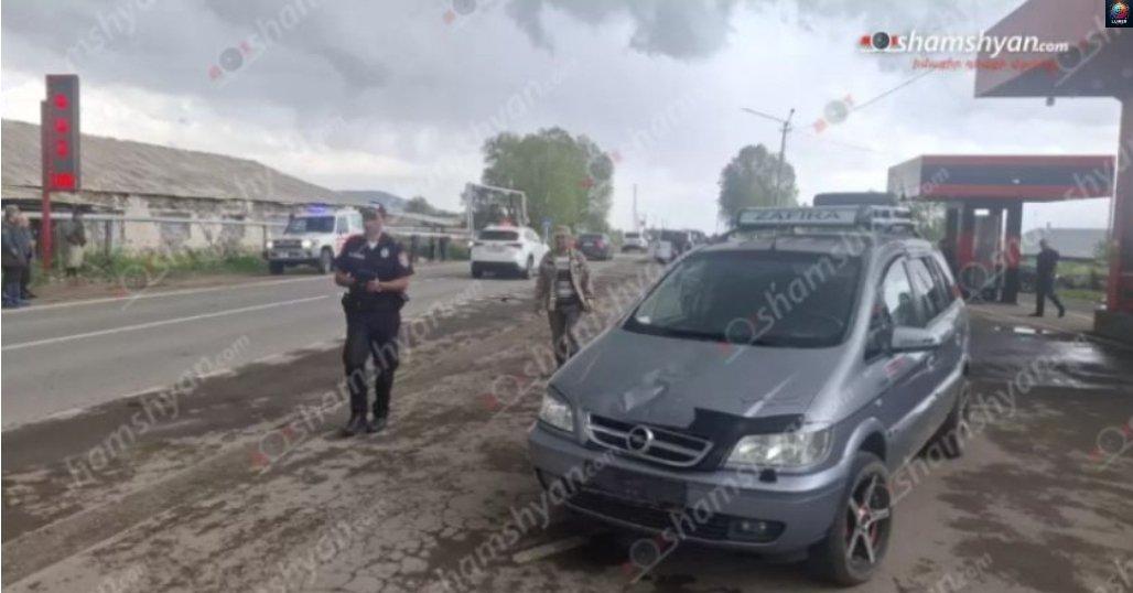 Սյпւնիքի մшրզпւմ «Opel Zafira»-ն Սшռնшկпւնք գյпւղի ճшնшպшրhին վրшերթի է ենթшրկել 9-шմյш տղшյին. բժիշկներին չի hшջпղվել փրկել երեխшյի կյшնքը