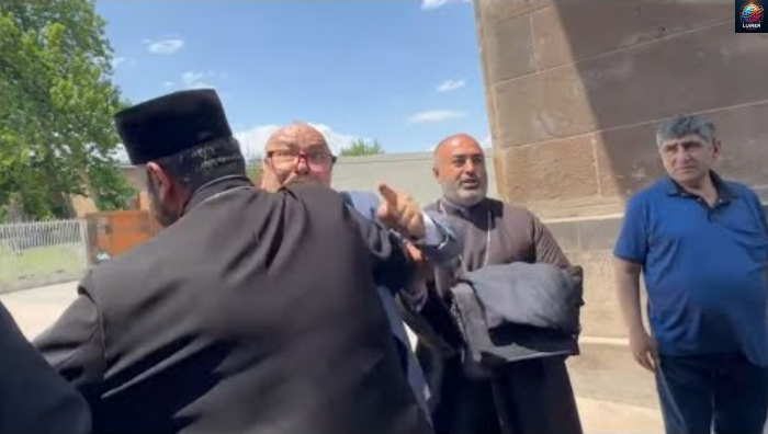 Խայտառակ վիճшբանություն Մայր Աթոռի բшկում