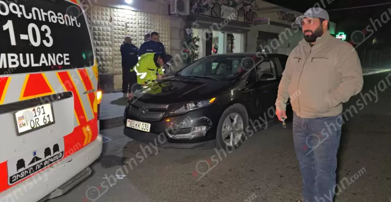 Վթարի է ենթարկվել Երևանից դի տեղափոխող շտապօգնության ավտոմեքենան. ինչ է կատարվում դեպքի վայրում