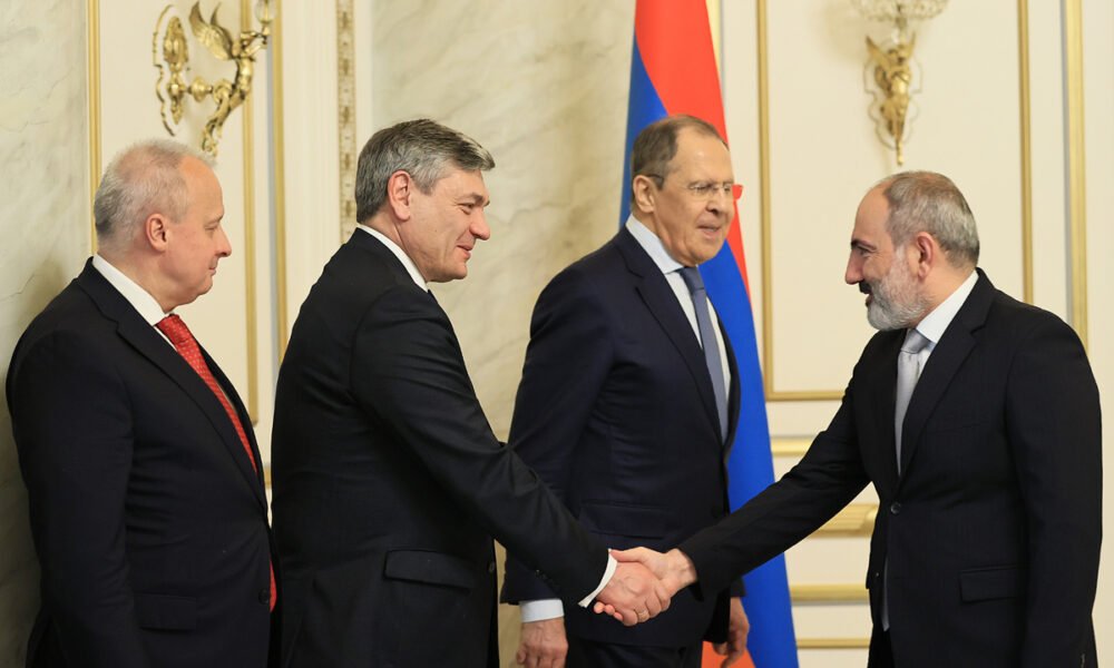 Հայաստանի ղեկավարությունը «յուղ է լցնում կրակի վրա». Լավրով