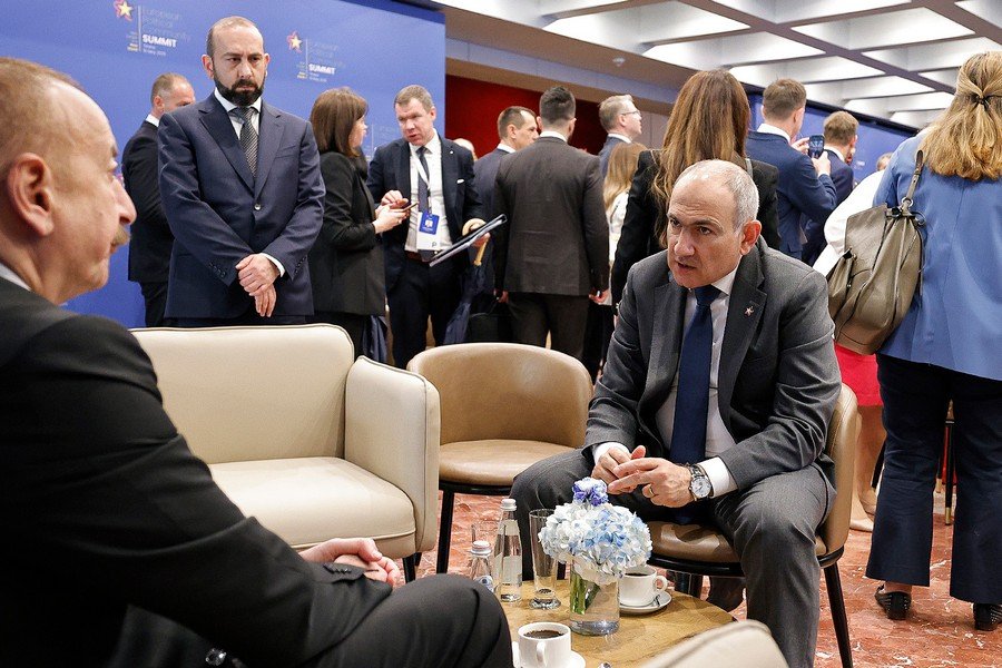 Ինչ է լինելու ադրբեջանցիների Հայաստան գալու հարցը. պարզաբանում է վարչապետը
