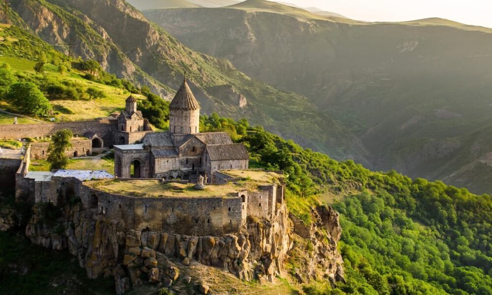 Մոտ 200 հազար զբոսաշրջիկ մայիսին․ Հայաստան այցելությունների թիվն աճել է 10%-ով